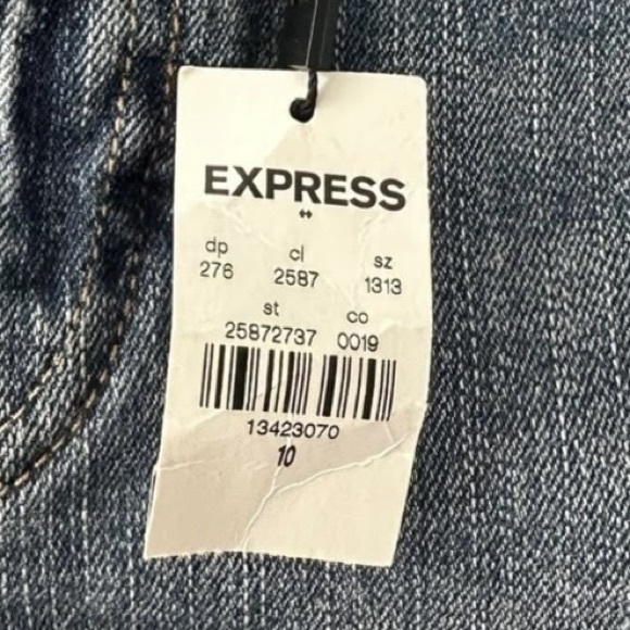 NWT Size 10 Express Women's Distressed Denim Shorts - Blue - Picture 2 of 3